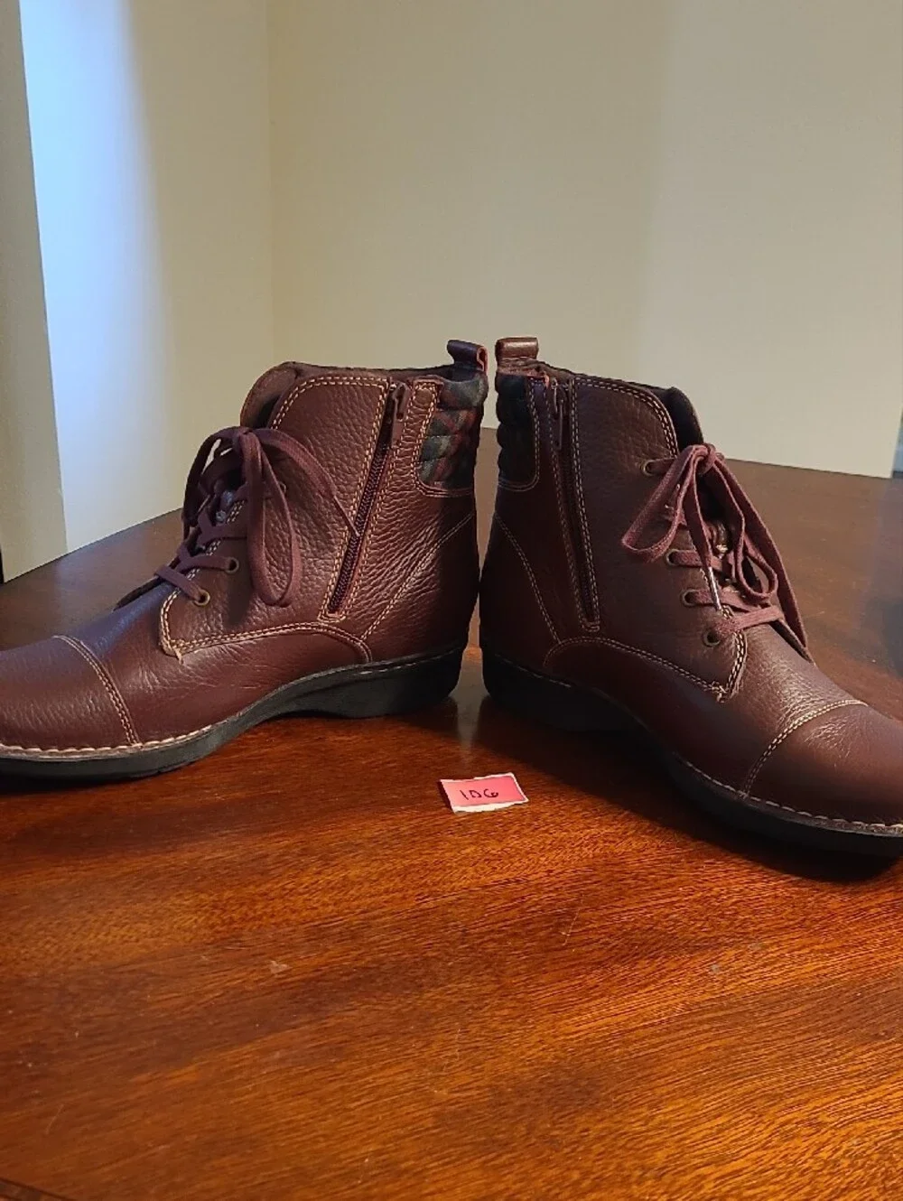 NWOB Burgundy Pebbled Leather Clarks Whistle Bea Ankle Boots Plaid Accents W 9.5